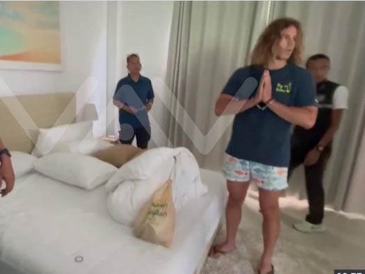 Se filtran las imágenes de su primera visita a la escena del crimen