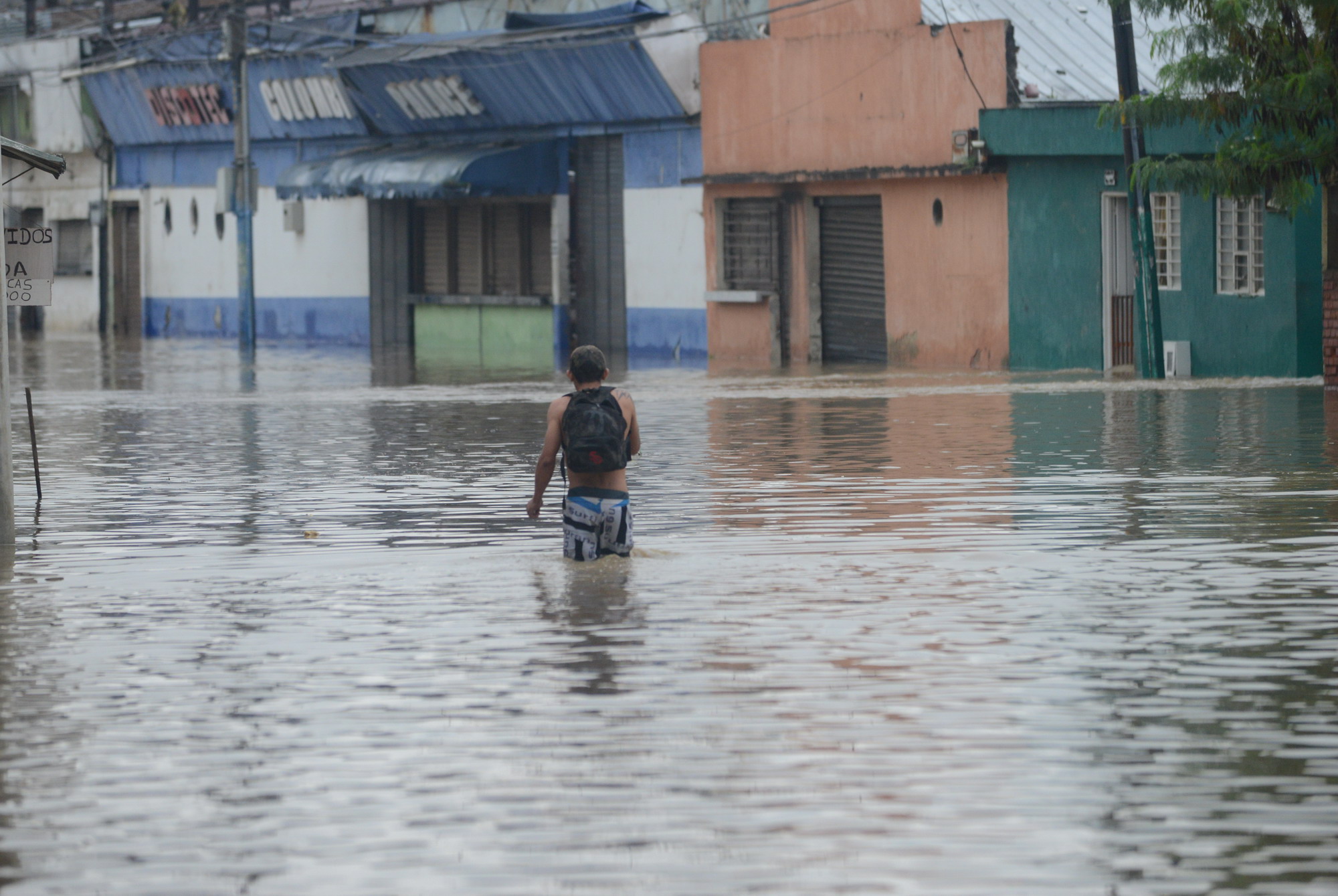 Desbordamiento del río Cauca ya afectó a cinco municipios en el Valle;  Lluvias seguirán este fin de semana - El País