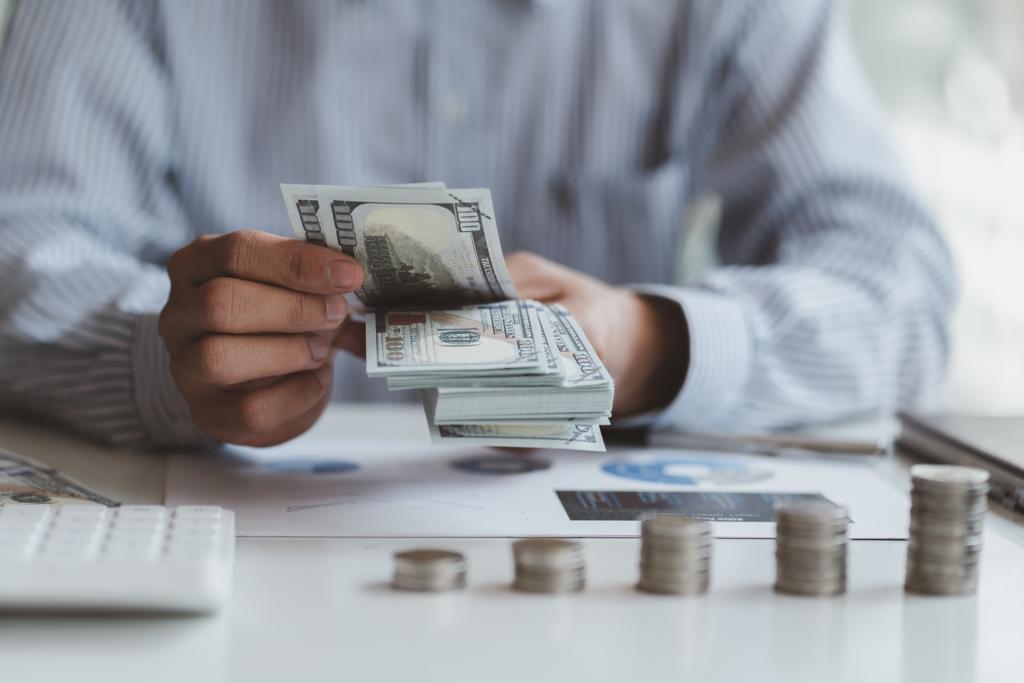 En Colombia es recomendable acelerar el nivel de producción para poder ganarle a la inflación que viene presentando el peso colombiano frente al dólar