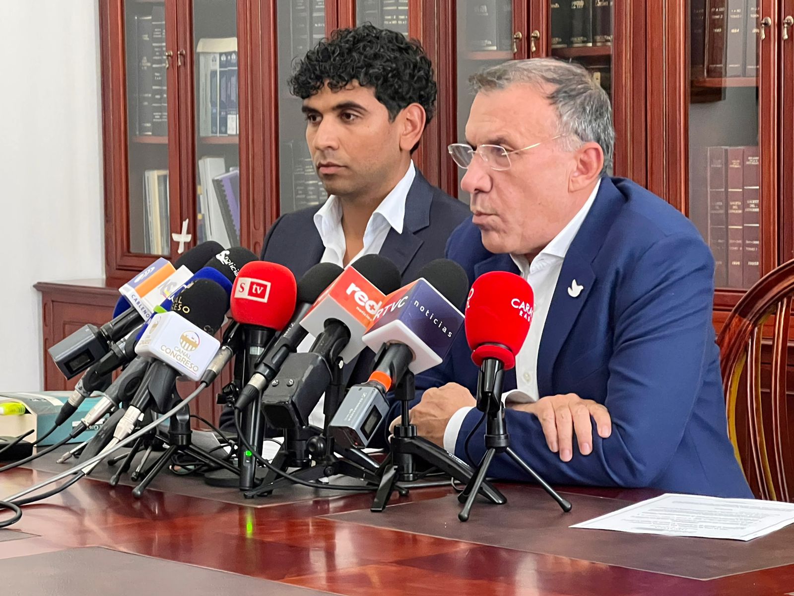 Roy Barreras (presidente del Senado) y David Racero (presidente de la Cámara de Representantes).