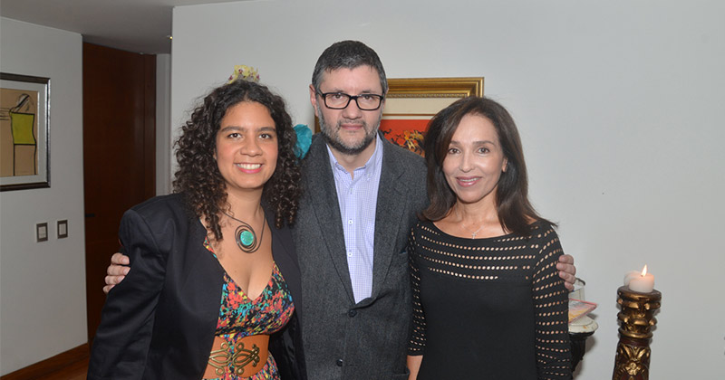 Lanzamiento De Contratono El Nuevo Libro De Maria Gomez Lara