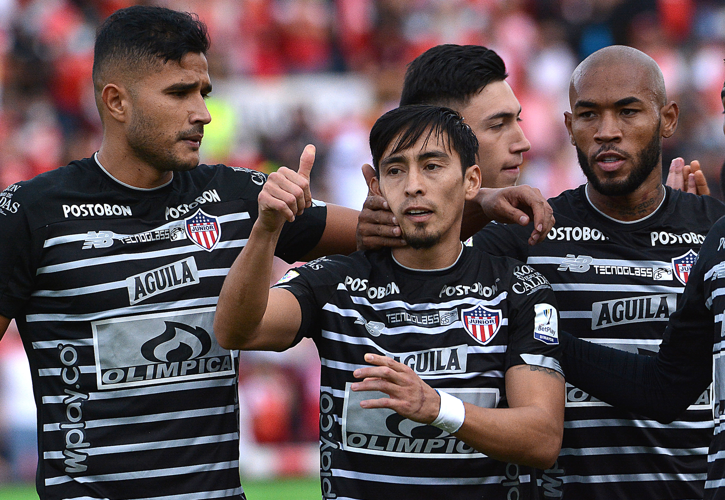 Fabián Sambueza celebra luego de marcarle a Santa Fe en la fecha 18 de la Liga Betplay 2021-II