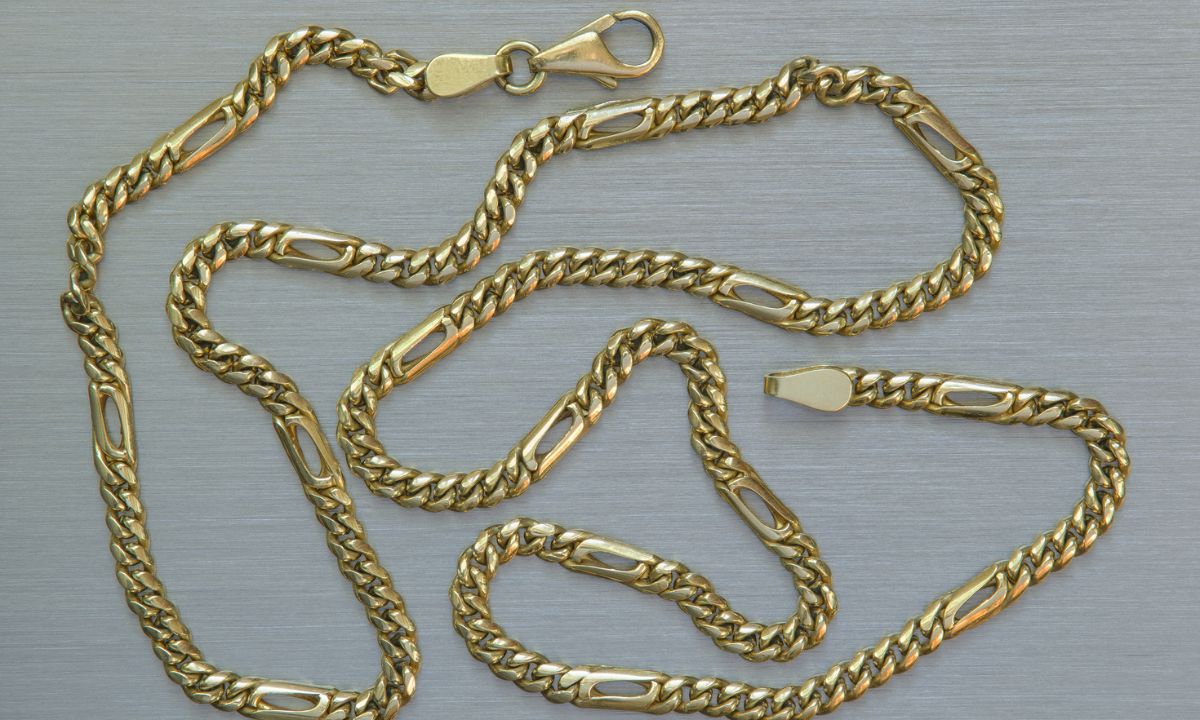 Así se debe lavar una cadena de oro.