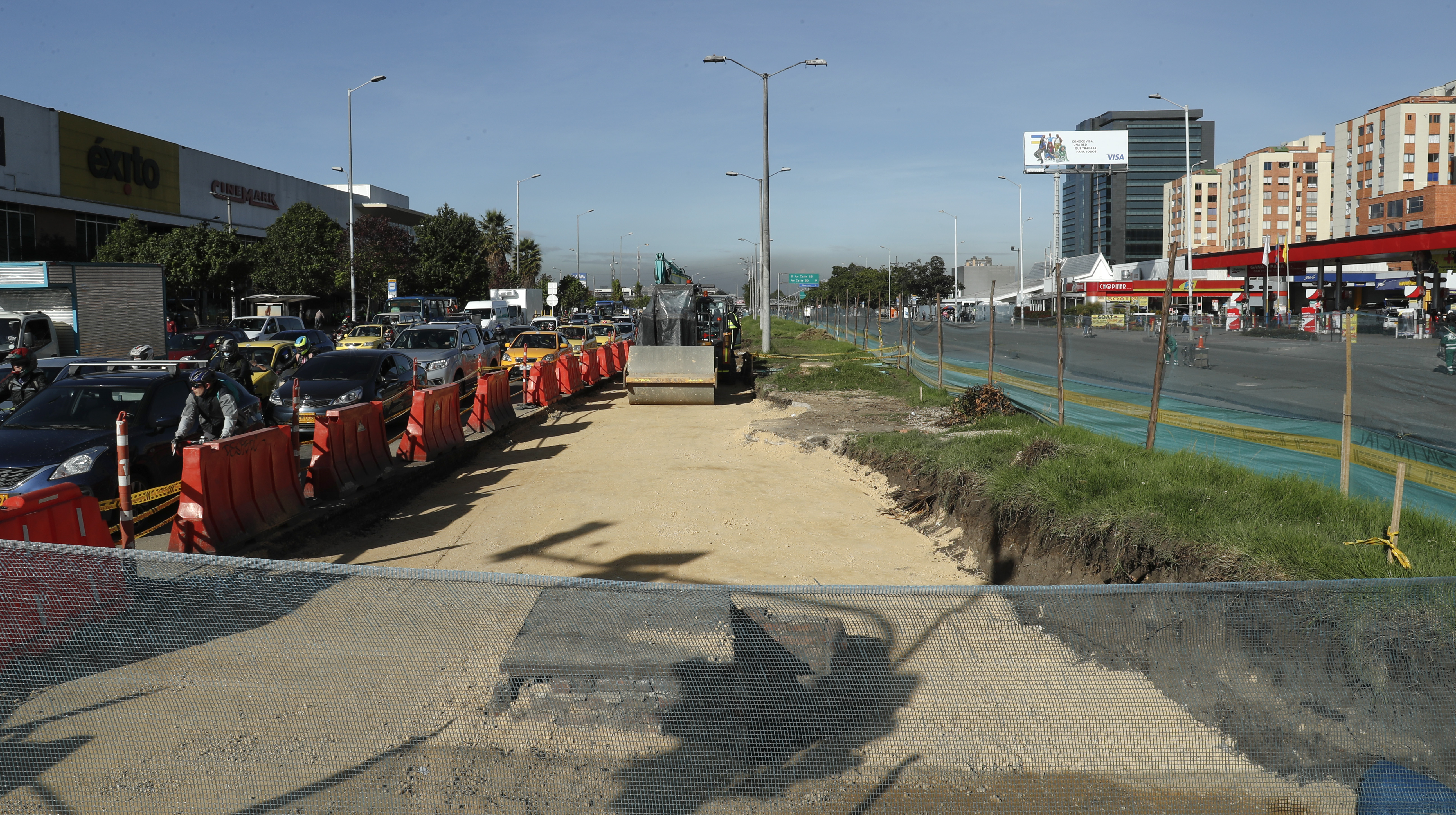 Planton contra la tala de arboles por la construcción del sistema Transmilenio en la avenida 68