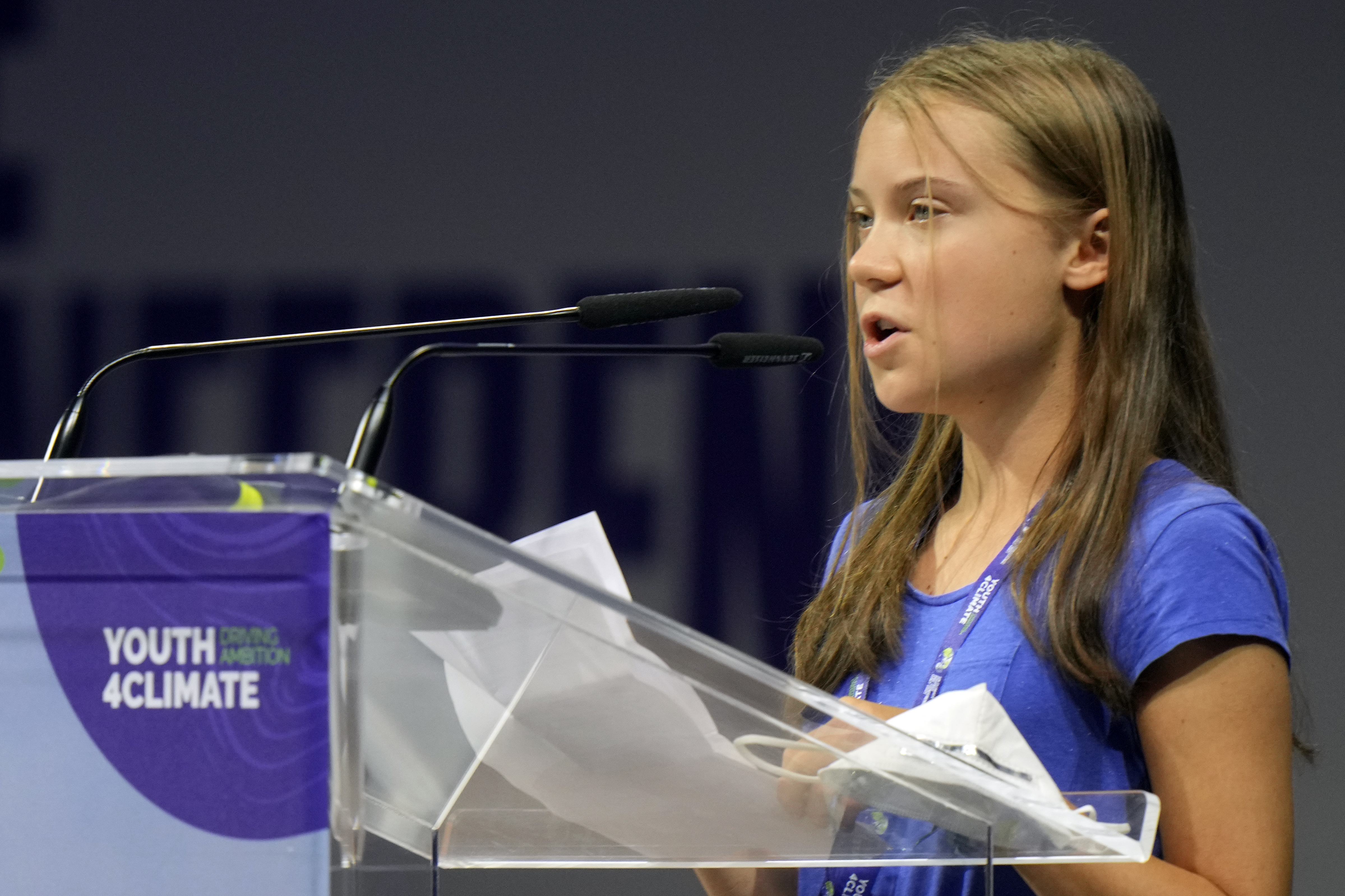 La activista climática sueca Greta Thunberg habla durante la Cumbre Juvenil por el Clima de tres días en Milán, Italia, el martes. 28 de febrero de 2021. (AP Photo/Luca Bruno)