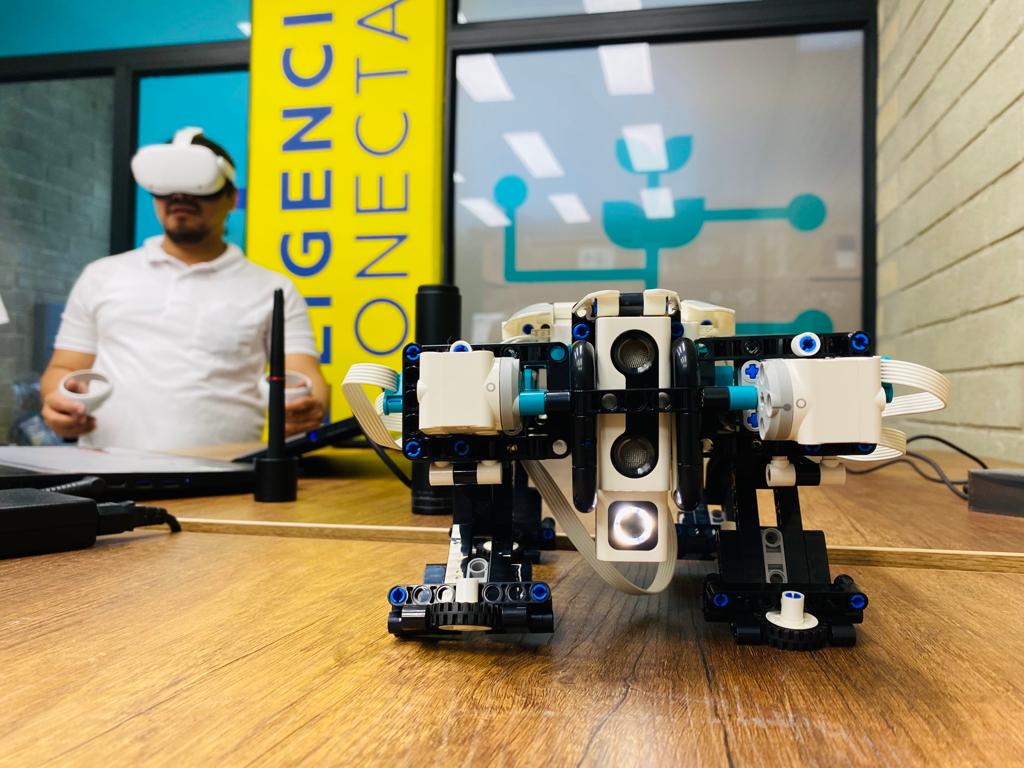 Medellín Valle del Software, una iniciativa que busca propiciar una transformación de la vocación económica de la ciudad a través de la educación, la innovación y el emprendimiento.