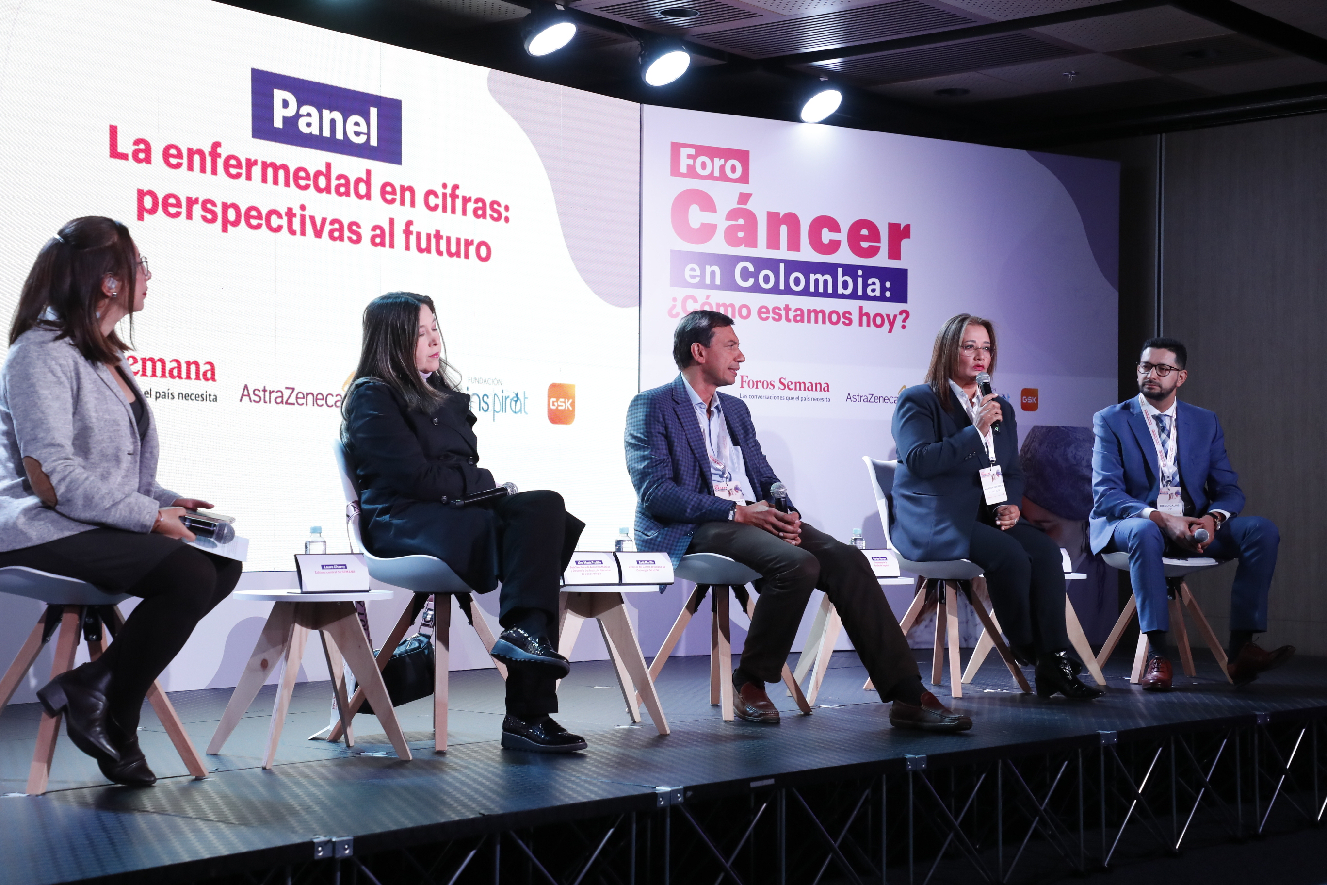 Laura Charry, Editora central de SEMANA; Lina María Trujillo, subdirectora de Atención Médica y Docencia del Instituto Nacional de Cancerología; Raúl Murillo, director del Centro Javeriano de Oncología del HUSI;  Martha Herrera, presidenta de la Fundación Inspirat y
Diego Galvis, líder de la Unidad de Oncología y Hematología en Colsubsidio.