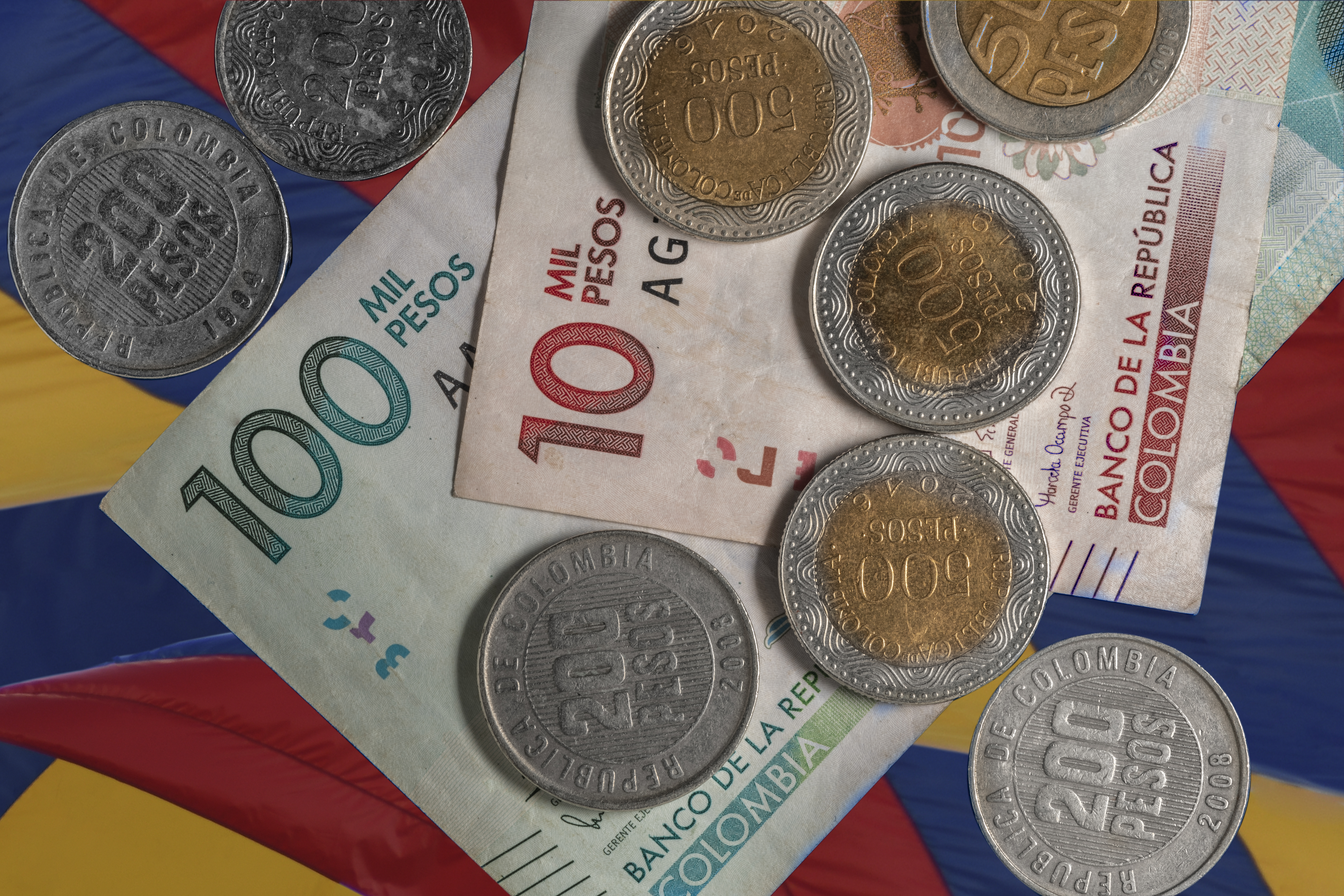 Hay subsidios que el Gobierno da en dinero, mientras que otros son aportes de suministros de alimentos, educación, etc.