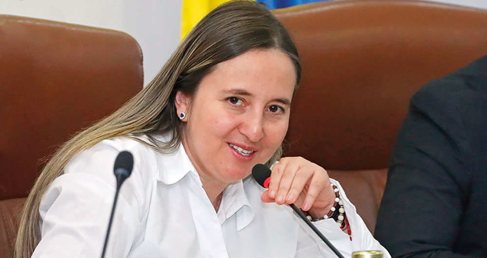 María EUgenia Lopera Presidenta de la Comisión Séptima