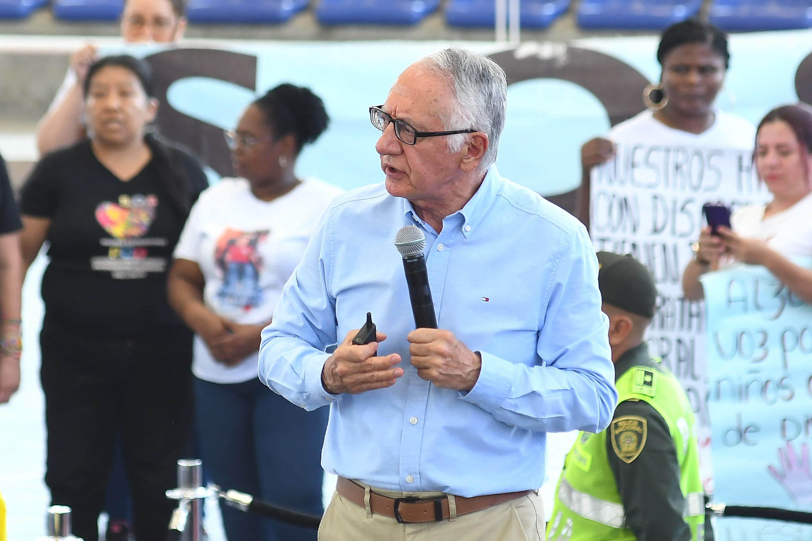 Se realizó en el coliseo de la  Escuela Nacional del  de Deporte Audiencia Pública en salud con el Ministro Guillermo Alfonso Jaramillo , Ministro de salud, Febrero 13 de 2024, Foto Wirman Rios / EL PAIS