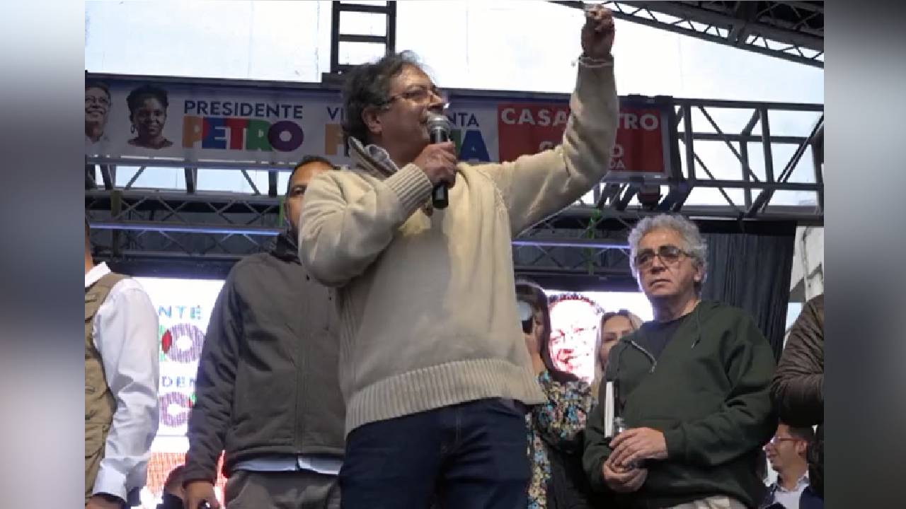 El candidato del Pacto Histórico estuvo en Duitama y Sogamoso continuando con su campaña presidencial. Foto: Facebook Gustavo Petro.