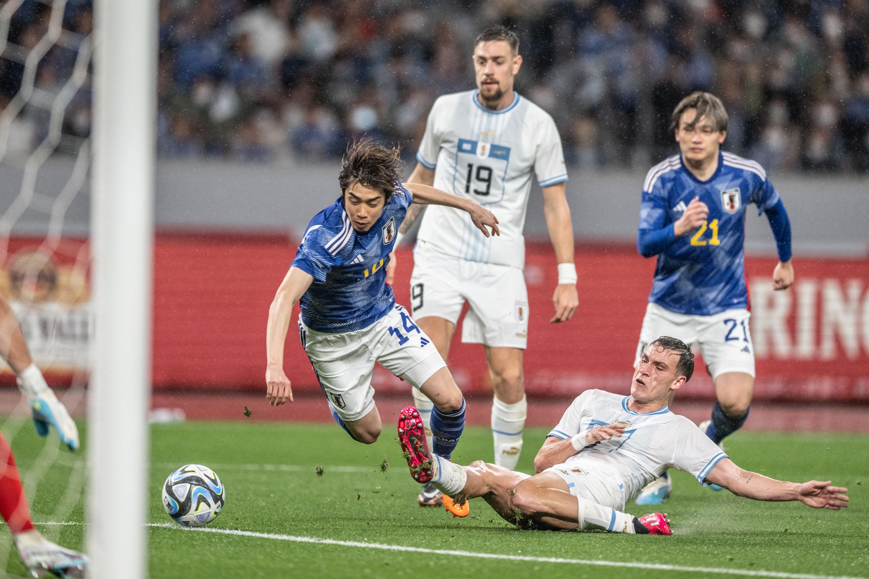 Con gol de Valverde y dos debuts, Uruguay empató 1-1 con Japón en