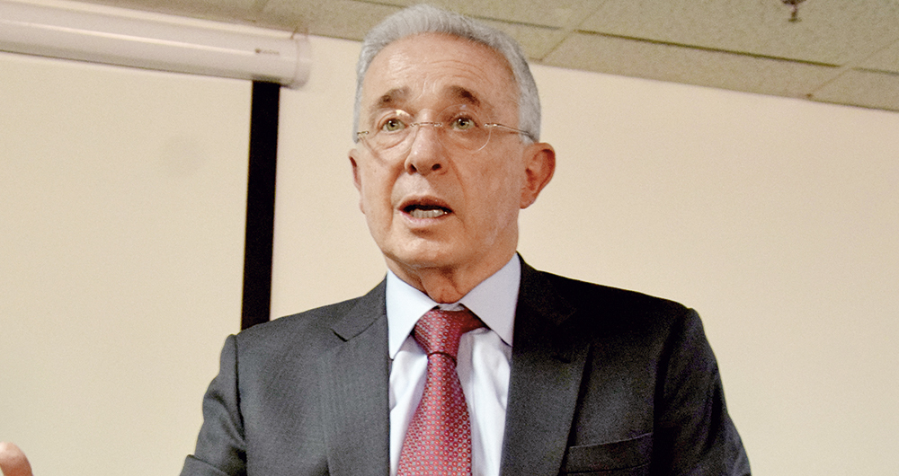 ÁLVARO URIBE VÉLEZ Expresidente de la república