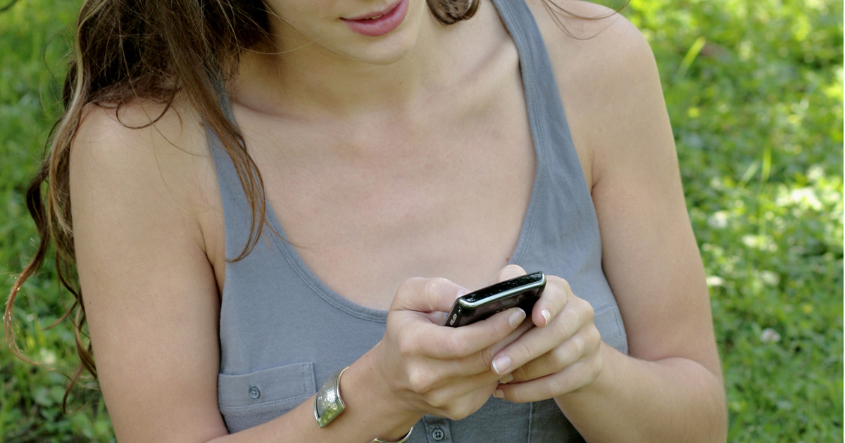 A un clic de distancia. Las transacciones móviles son cada vez más comunes y las entidades financieras se encargan de contar con aplicaciones que le permiten realizar diversos movimientos desde su tableta o celular.