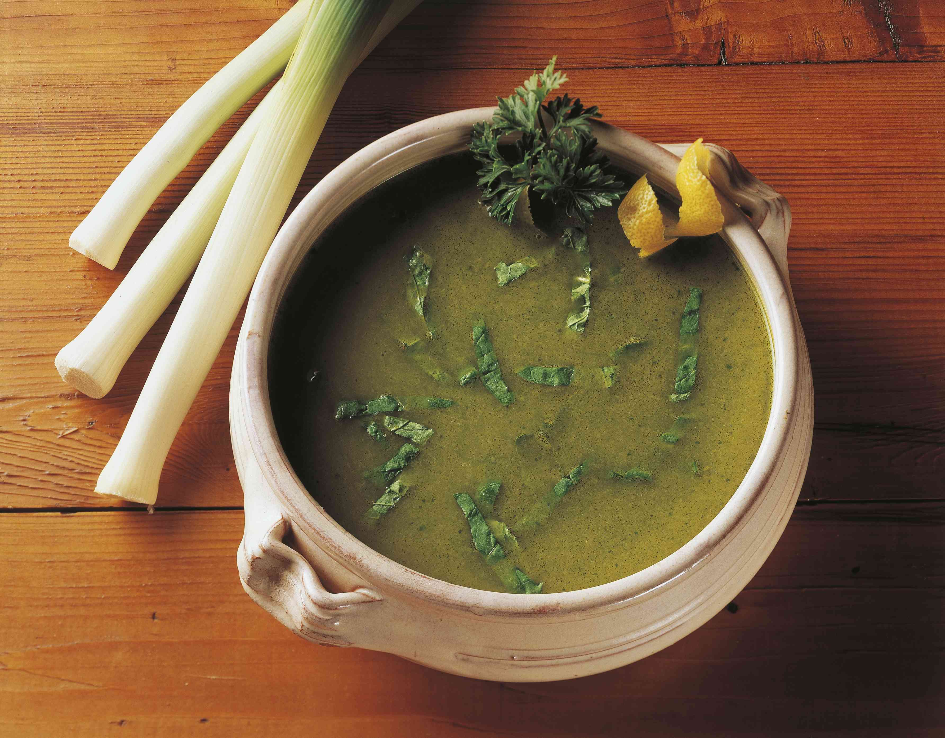 Sopa casera para bajar el azúcar de manera natural: así se puede preparar