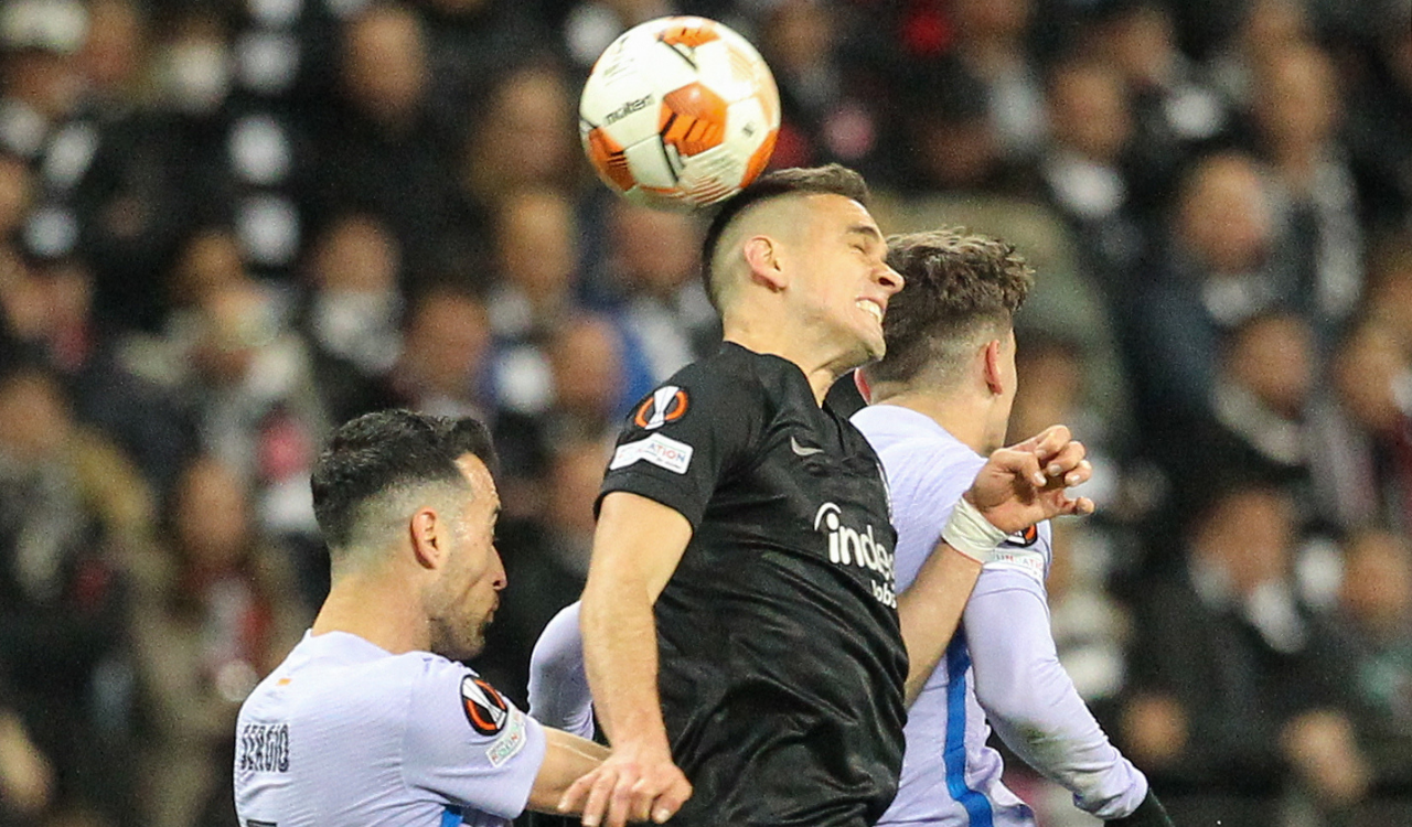 Rafael Santos Borré vs. Barcelona en Europa League