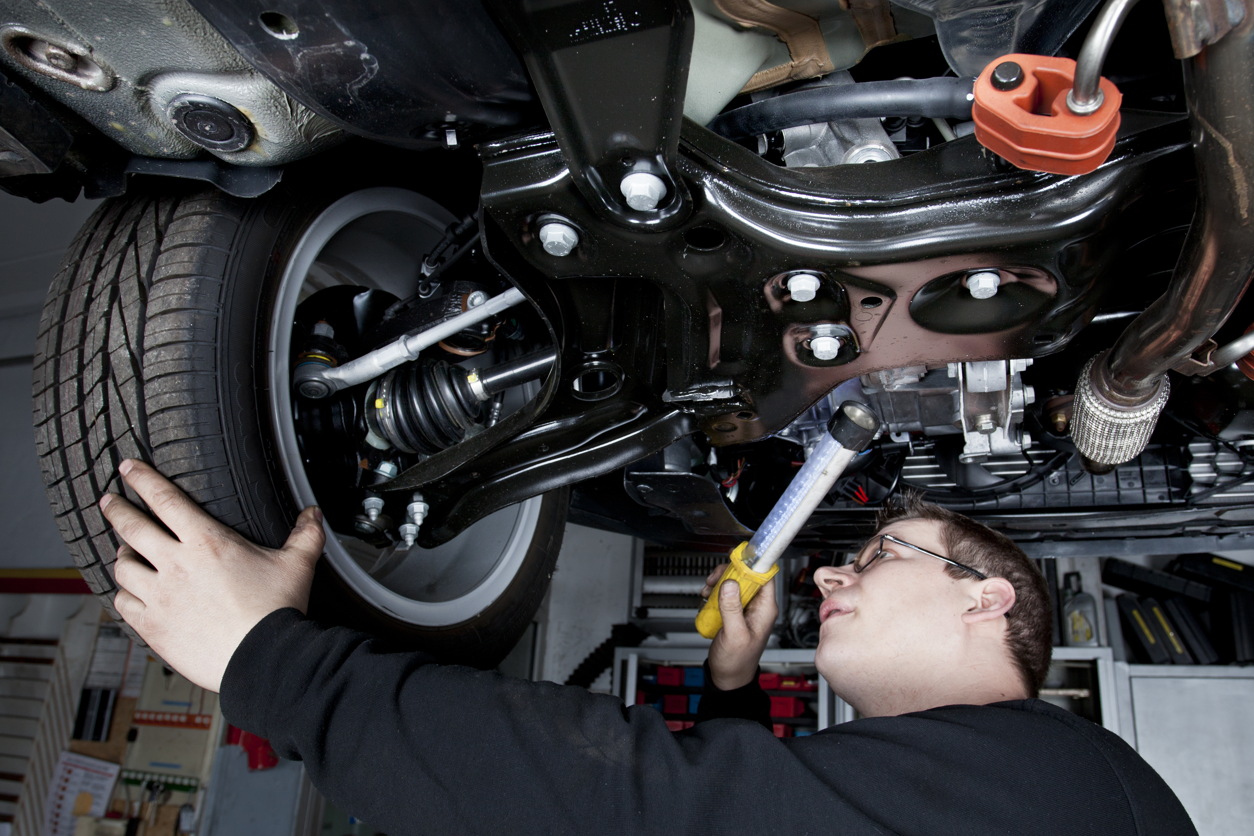 Los amortiguadores le brindan seguridad al carro.