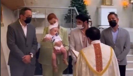 Carolina Cruz y Lincoln Palomeque bautizaron a su hijo Salvador