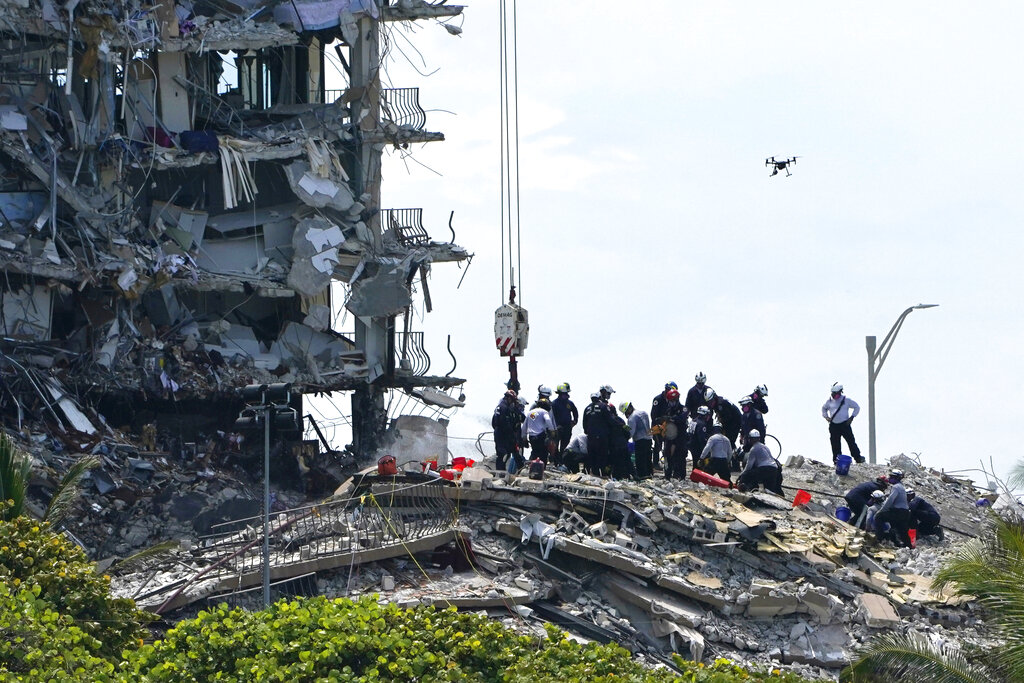 Se eleva a 5 cifra de muertos por colapso de edificio en Miami