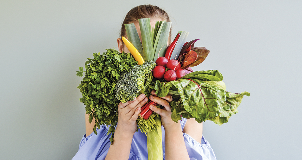 Entre los beneficios de la dieta vegana se encuentra la reducción en el riesgo de enfermedades como cáncer y diabetes.