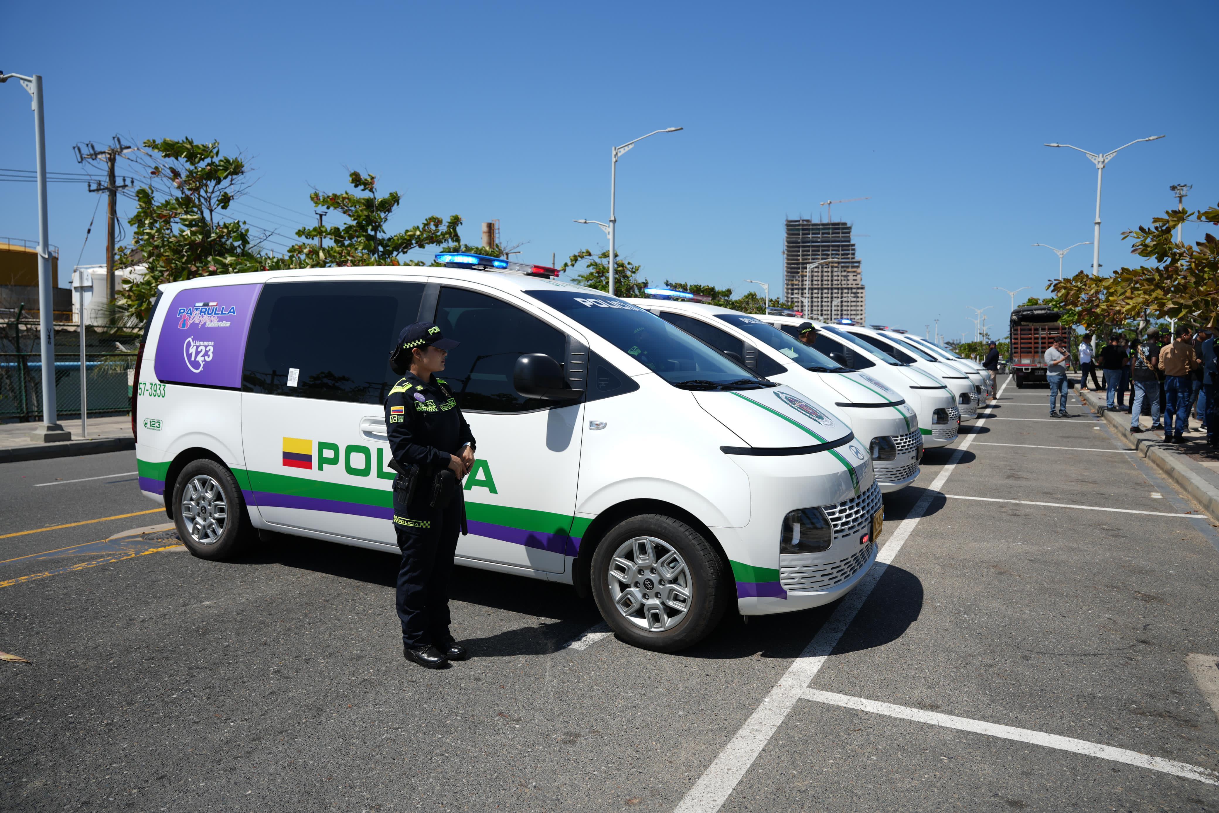 CAI móviles entregados en Barranquilla.