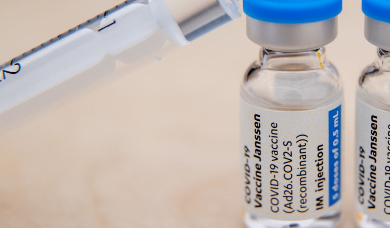 Todo parece indicar que la vacuna de Janssen presenta fuertes efectos secundarios