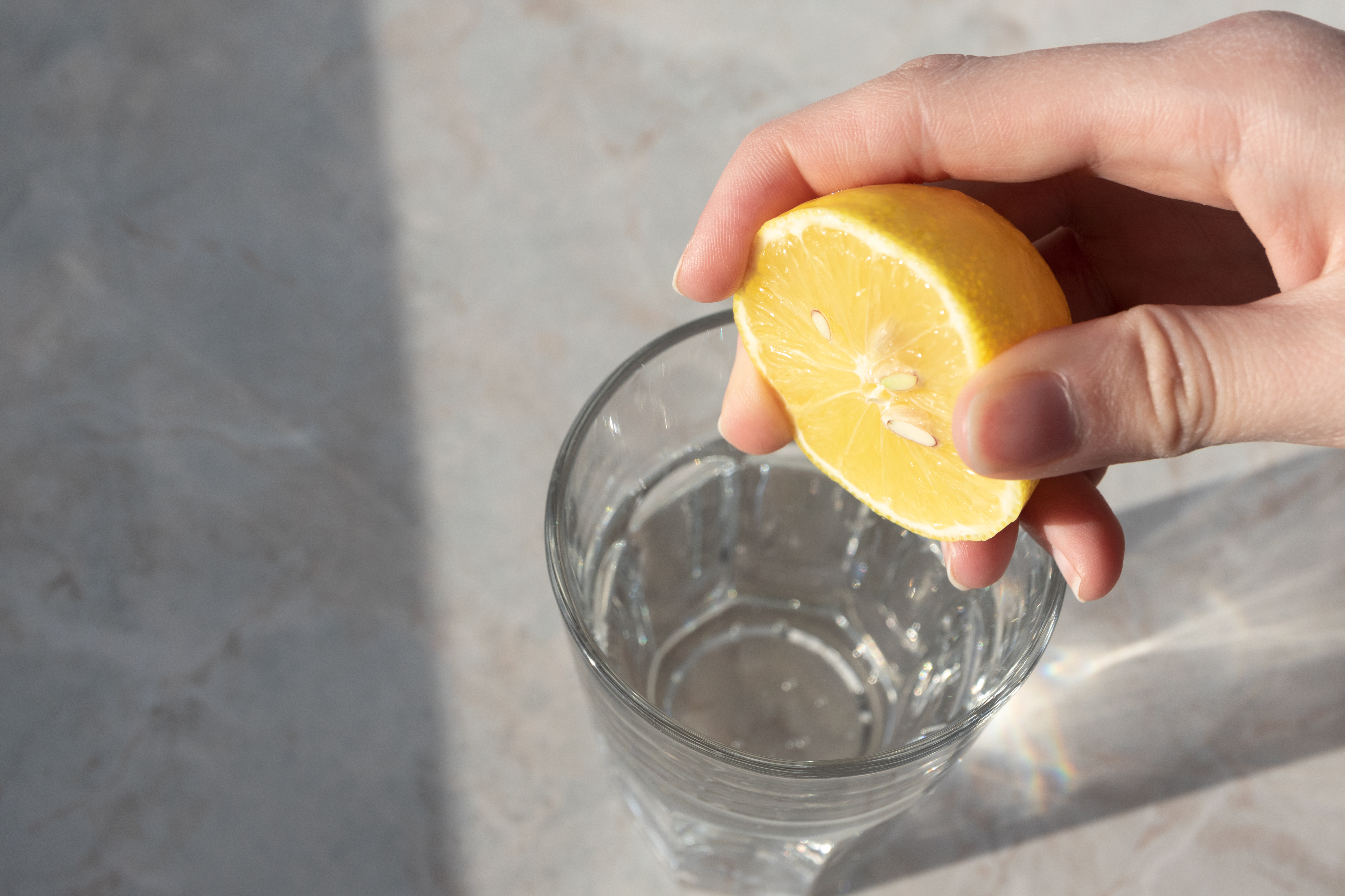 Cómo hacer agua de avena para desinflamar el estómago?