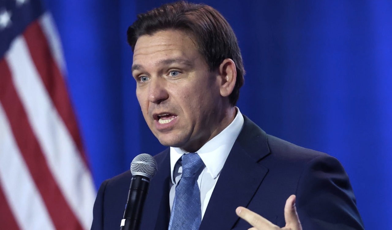 El gobernador de Florida, Ron DeSantis, sería uno de los candidatos a la presidencia de Estados Unidos por el partido Republicano.