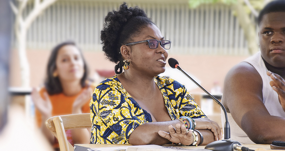 La mayoría de sus propuestas de campaña están orientadas hacia las mujeres y, en especial, hacia la legalización del aborto en todas las fases. 