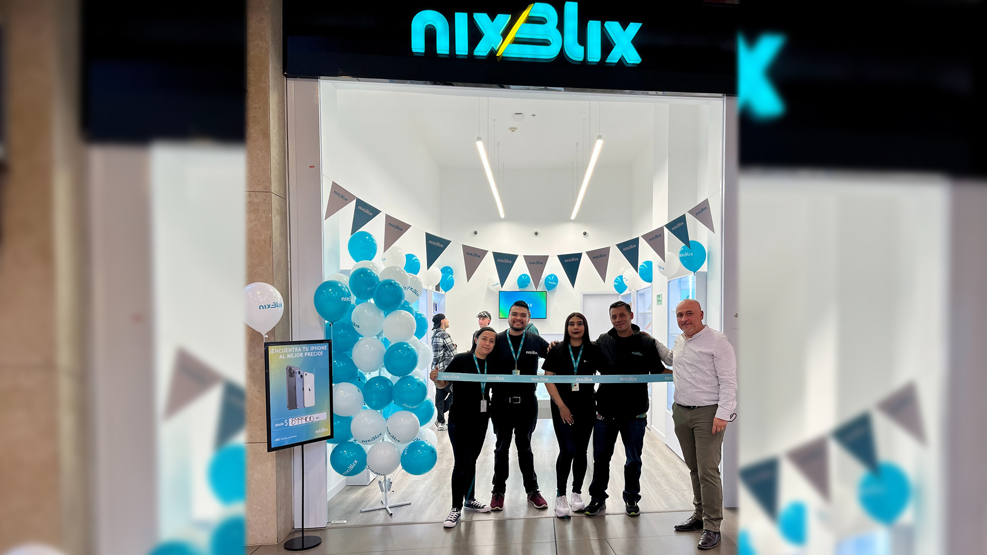 La oferta NixBlix incluye distintos modelos de iPhone, iPad, MacBook y AirPods. También tiene accesorios como estuches, cables y protectores de pantalla de proveedores reconocidos y autorizados por Apple.
