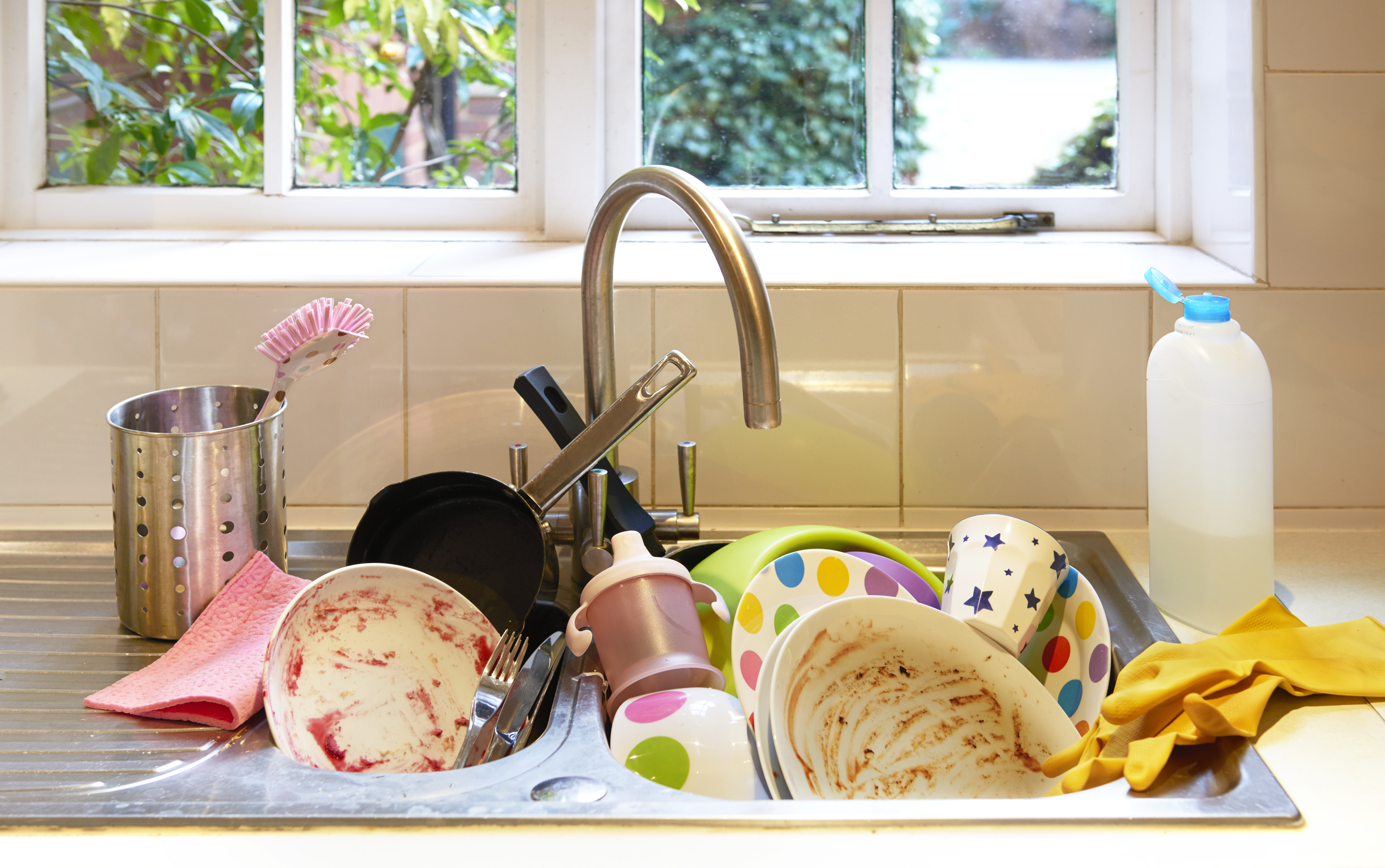 La Nación / Estos son los mejores trucos para eliminar las manchas de los  trapos de cocina
