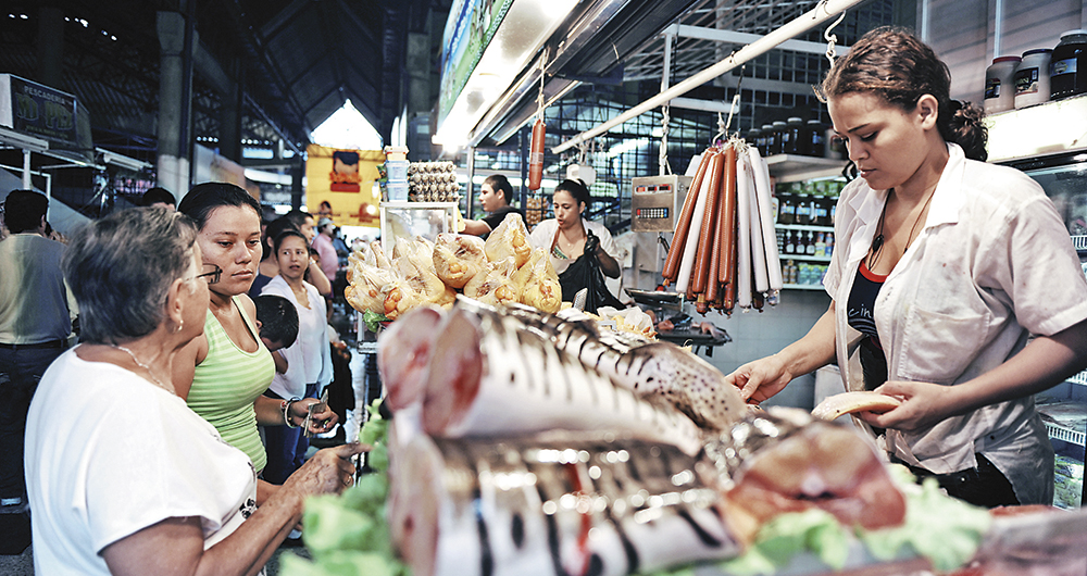 Aunque el aumento del salario mínimo de este año ya es mayor que la inflación, dicho beneficio no lo reciben todos los colombianos.