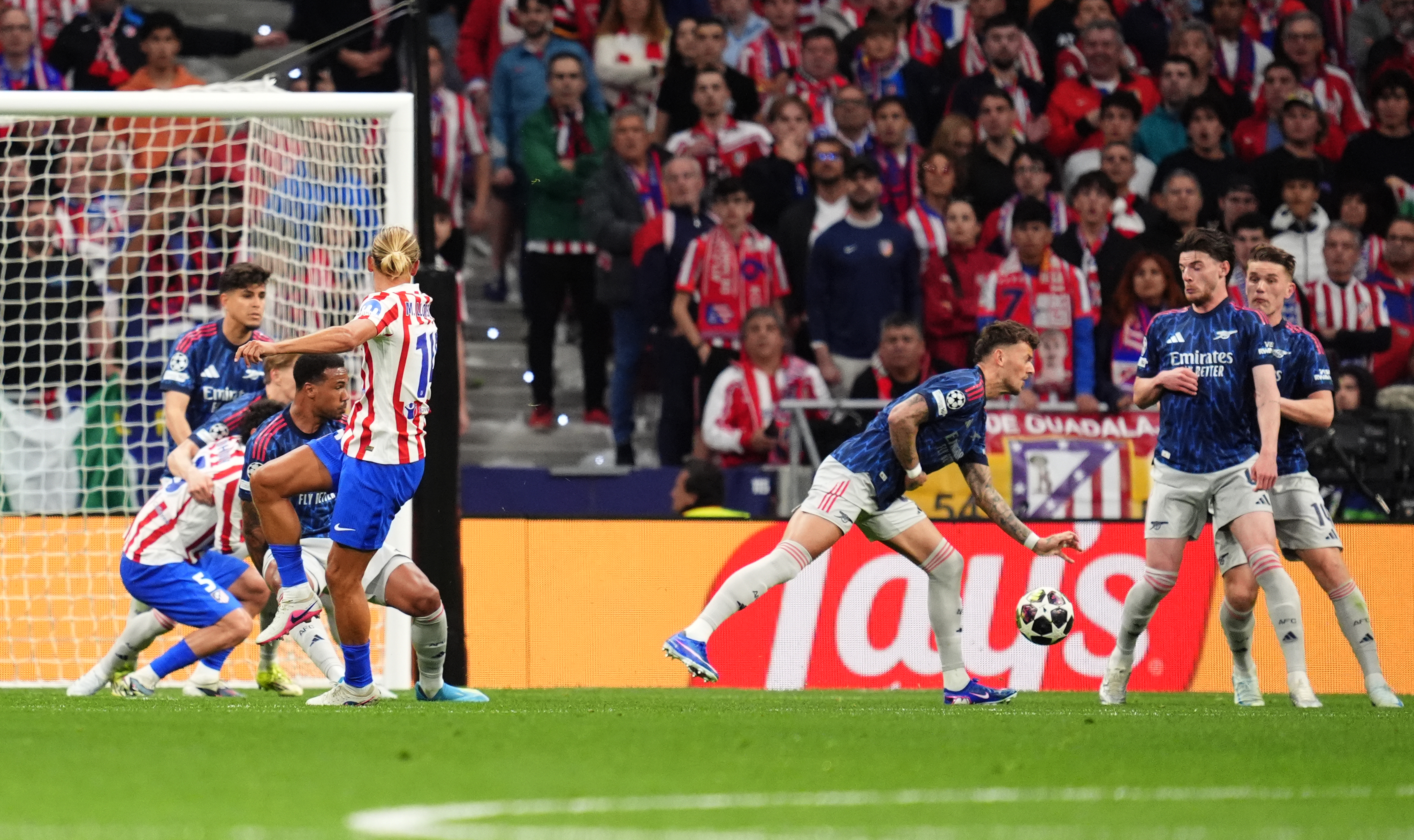 Debate por penal de Atlético Madrid vs. Arsenal: VAR dio giro a la semifinal de Champions - Semana
