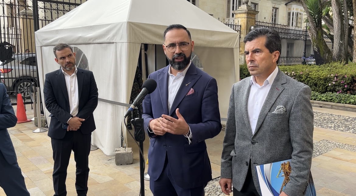 Ministro de Minas Andrés Camacho