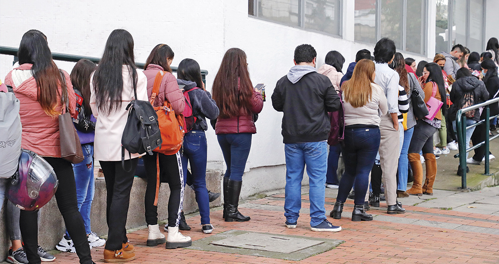 El mercado laboral, que no existe según el presidente Petro, es uno de los mayores problemas del país por el elevado desempleo y la alta informalidad.