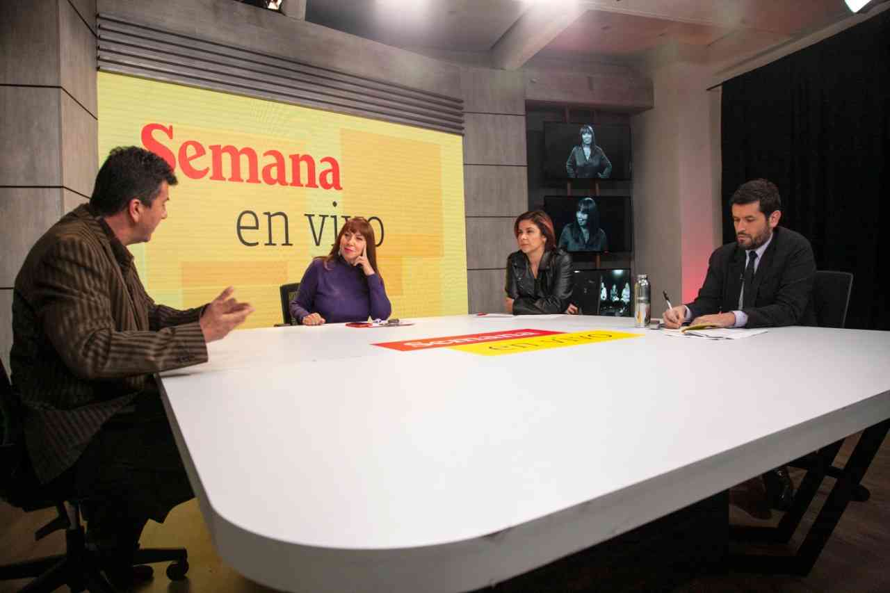 María Jimena Duzán y los panelistas invitados a Semana en Vivo