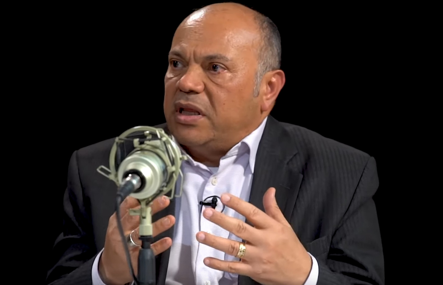 Luis Alonso Colmenares reveló que tiene un hijo que cumplió un año el pasado 11 de agosto.