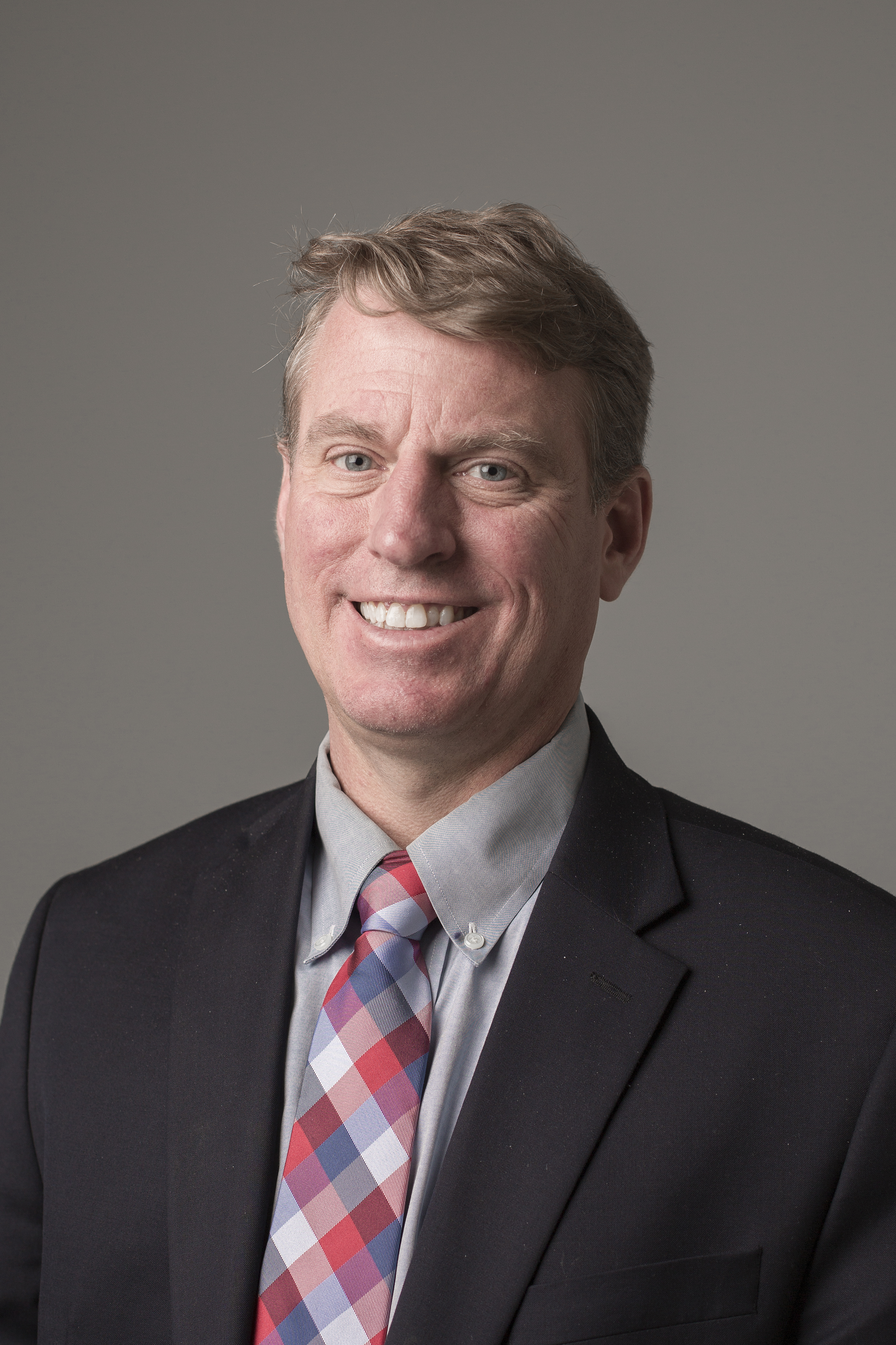 RICHARD FRANCIS. DIRECTOR DE DEUDA SOBERANA DE AMERICA LATINA DE FITCH RATINGSFOTO KAREN SALAMANCA - REVISTA DINEROBOGOTA, DICIEMBRE DE 2018