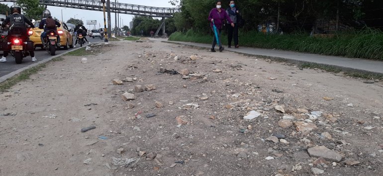 Desde el Concejo de Bogotá denunciaron el mal estado de los andenes en la ciudad.