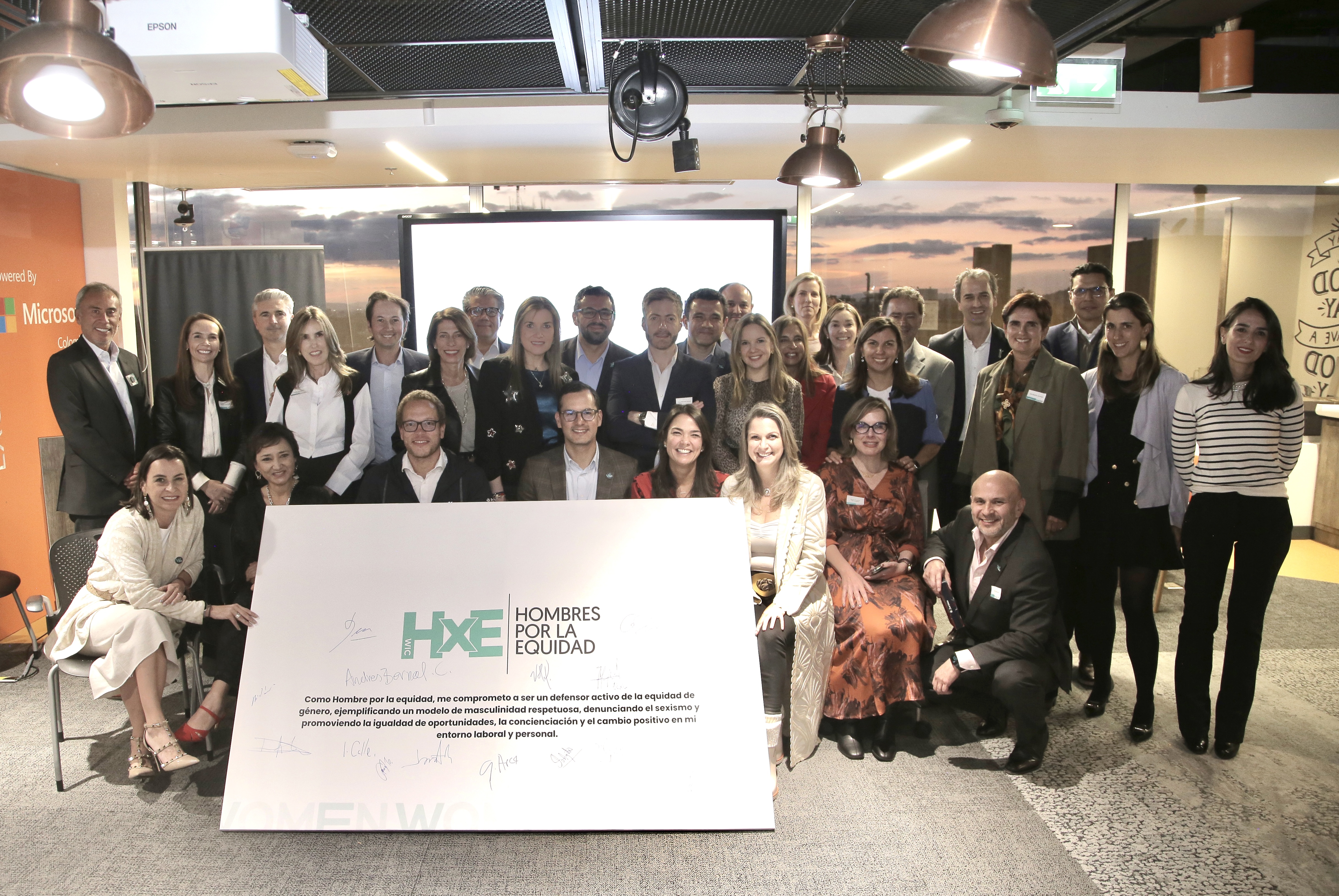 La organización compuesta por más de 130 ejecutivas y emprendedoras, integrará a hombres dentro de su estructura para fomentar el diálogo entre ambos géneros y co-crear iniciativas que permitan cerrar las brechas de género en el sector corporativo del país.