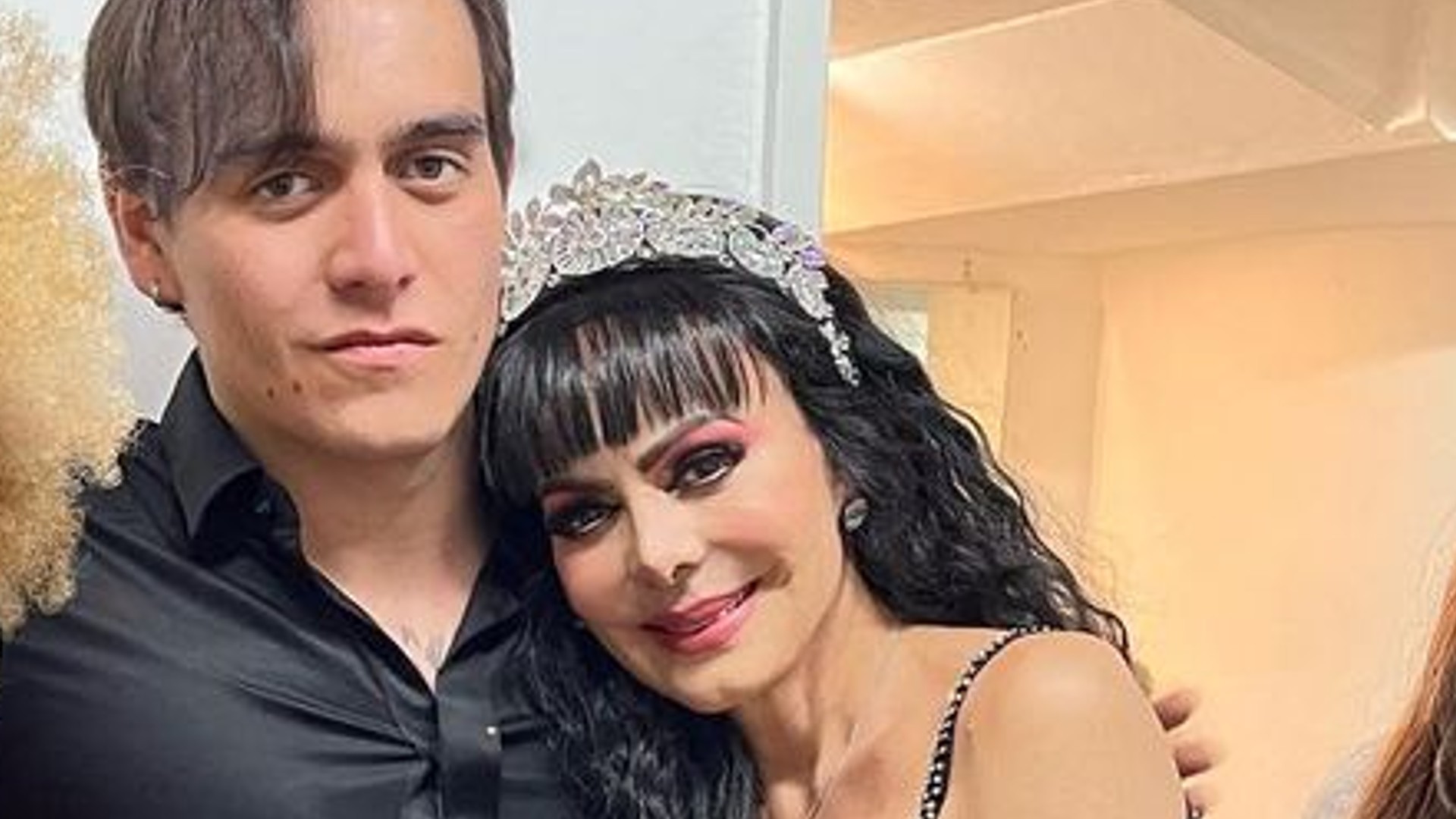 Este dolor tan grande no se lo deseo a nadie”: Maribel Guardia reapareció  tras la muerte de su hijo Julián Figueroa