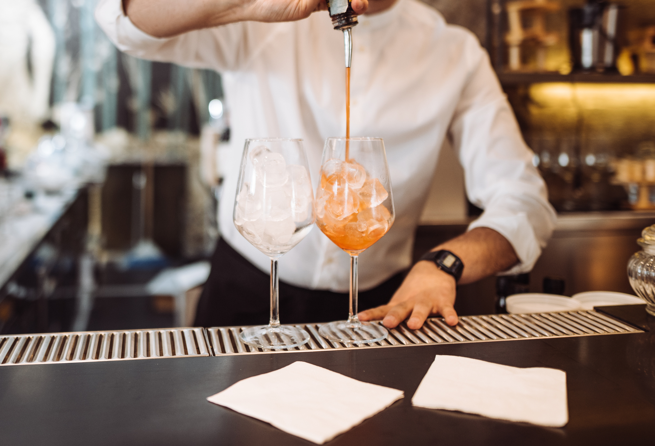 Las bebidas alcohólicas son de las que más suben los niveles de colesterol en el cuerpo.