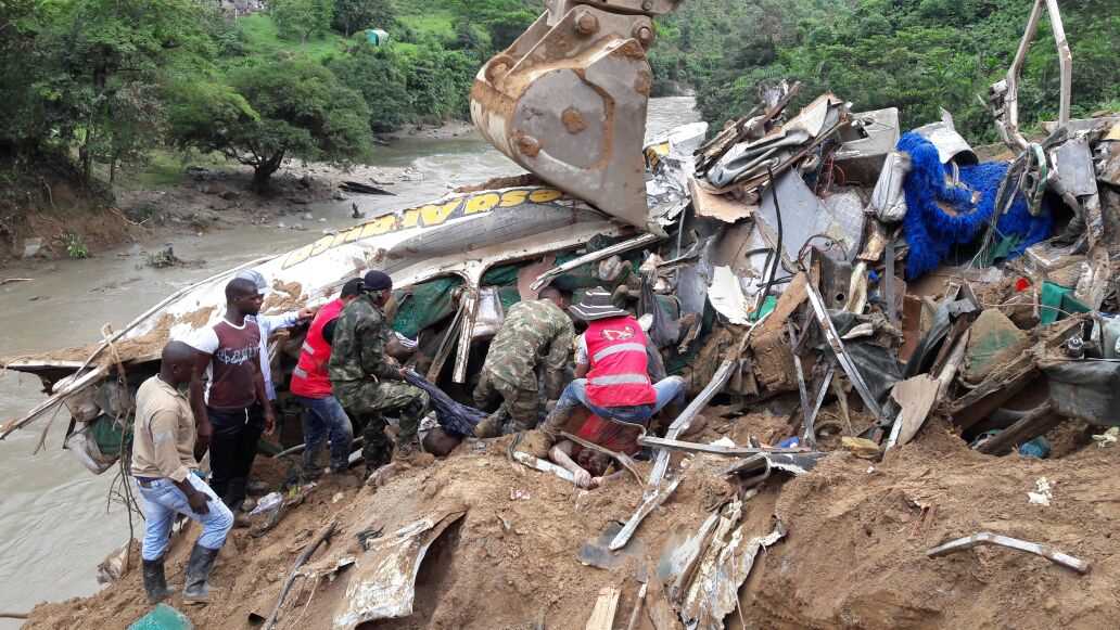 Tragedia en la vía Quibdo-Pereira deja nueve muertos