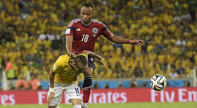 FIFA analiza la entrada de Zúñiga sobre Neymar. 