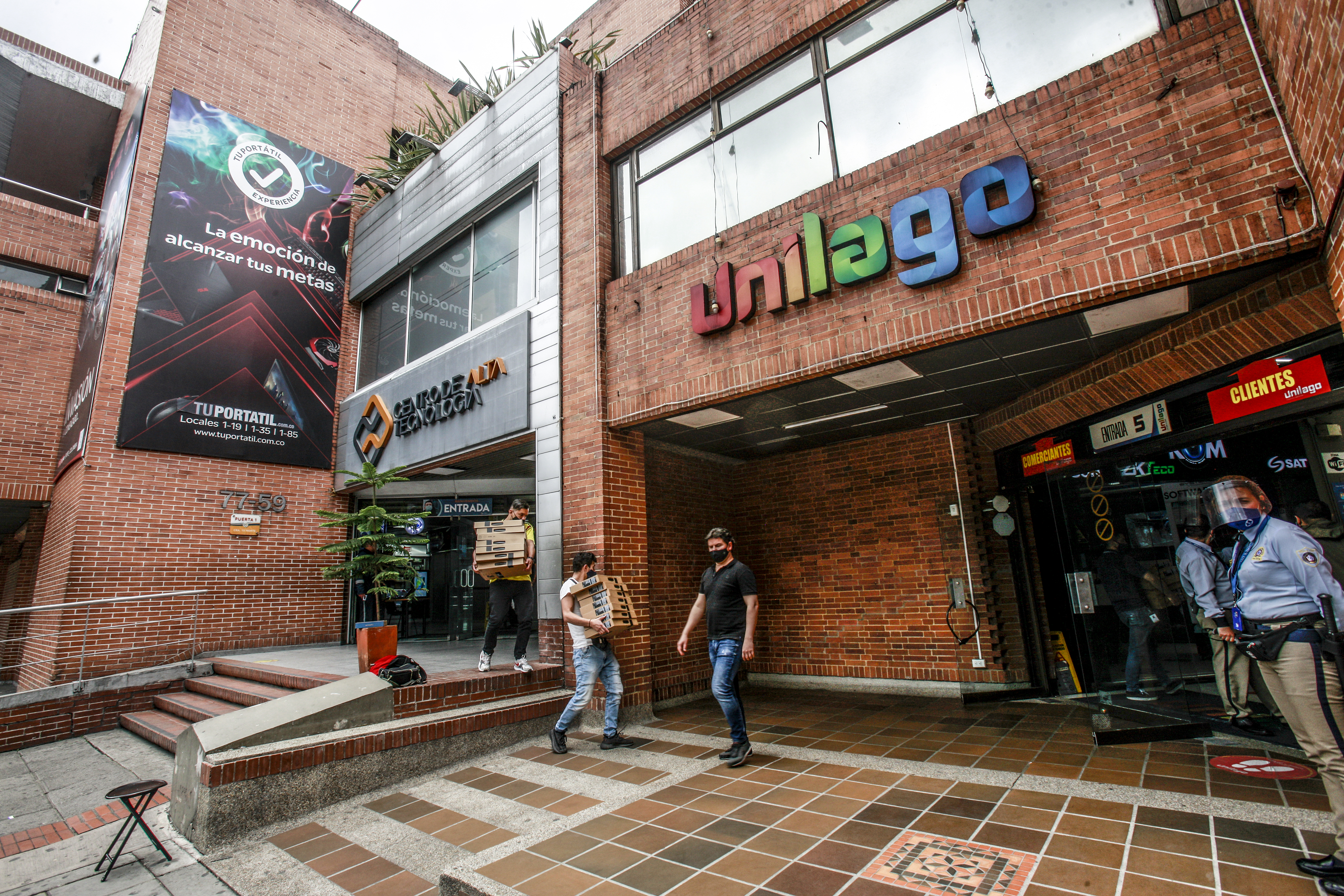 Unilago Centro de Alta Tecnologia Fachada