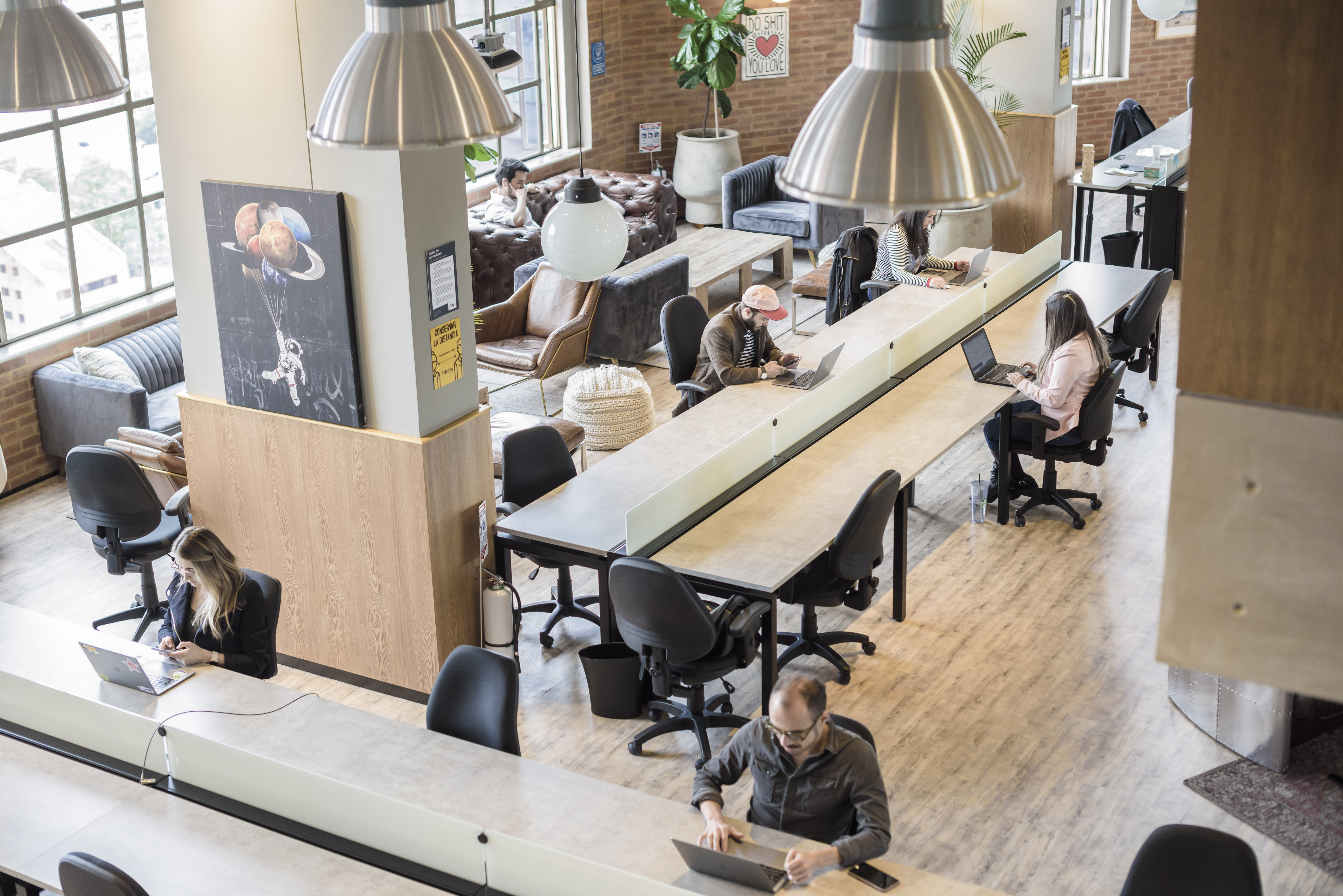 Desde el primer día, cada equipo se sumó al reto de repensar cómo debería ser un banco, enfocado en escuchar a sus usuarios para entender sus necesidades y de esta forma crear, constantemente, productos y servicios que los emocionen y sorprendan.