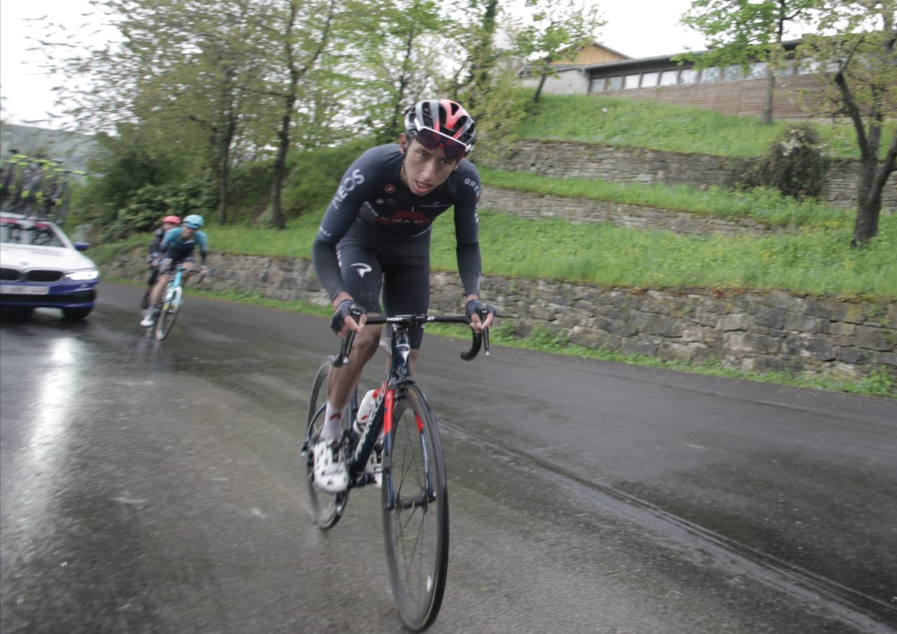 Giro de Italia 2021: el momento del brillante ataque con el que Egan Berbal marcó diferencia a Yates y Evenepoel
