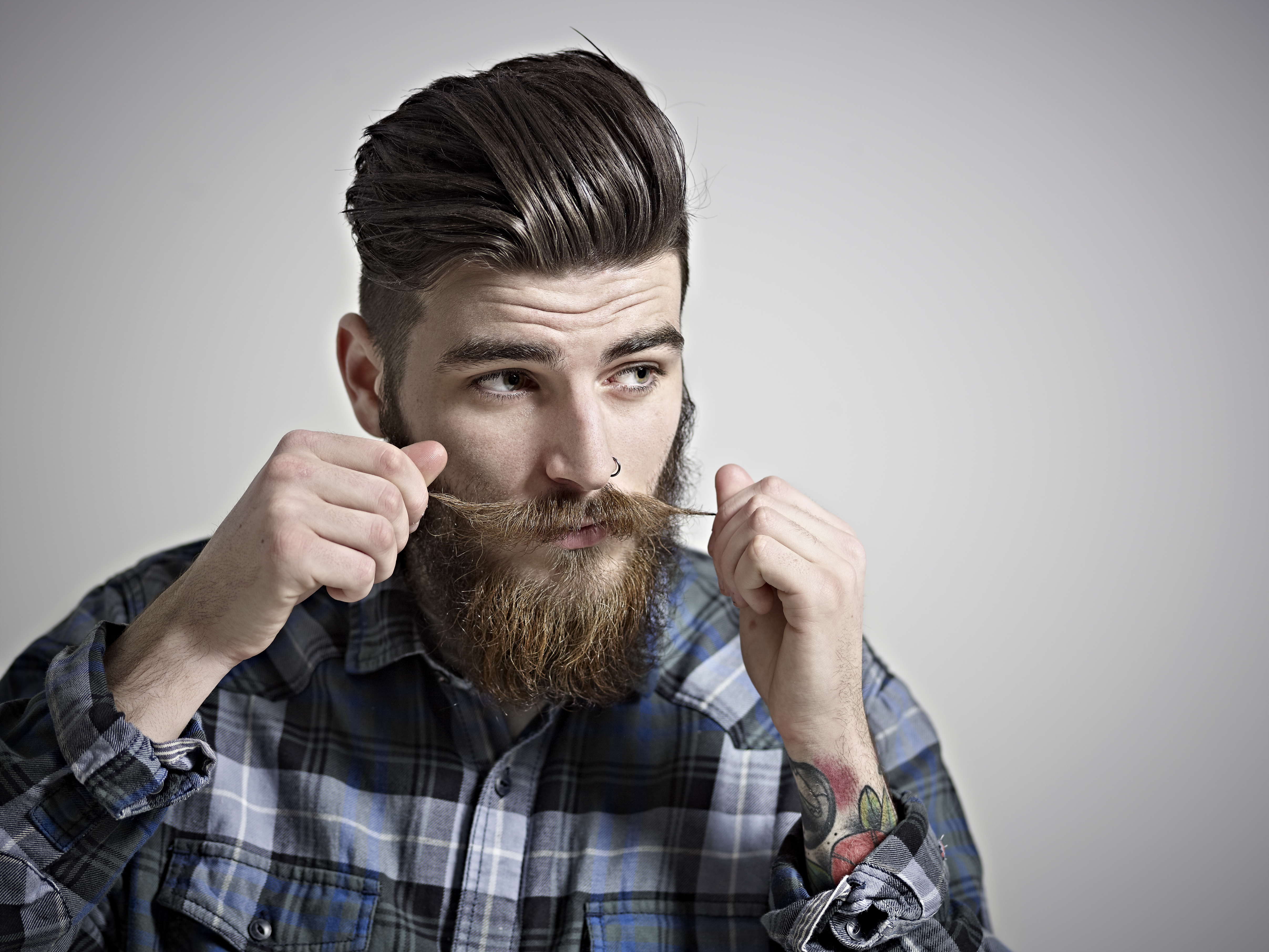 ¿Qué factores influyen en el crecimiento de la barba?