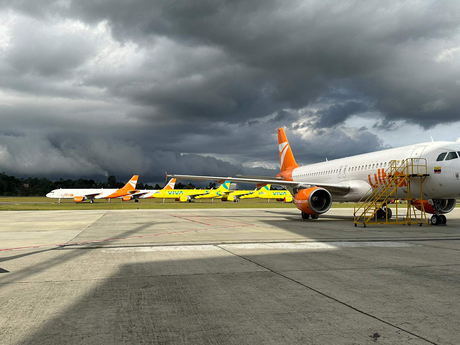 Las compañias sufrieron una debacle que afecta a miles de pasajeros.