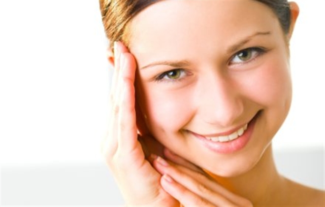 Los cambios hormonales afectan la piel.